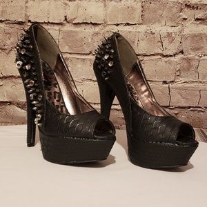 Women's platform shoes